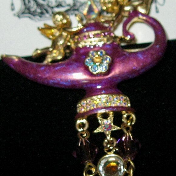 "KIRKS FOLLY NEW, RARE SPARKLING "ALLADIN'S LAMP BROOCH" NEW OLD STOCK-SALE - Picture 2 of 6